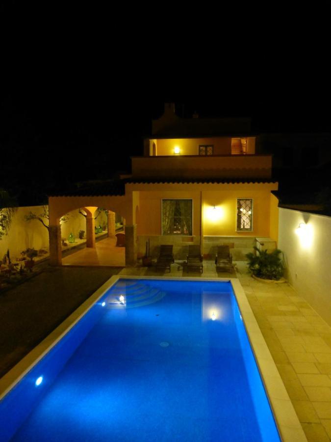 Villa Suzannah Lendinuso ภายนอก รูปภาพ