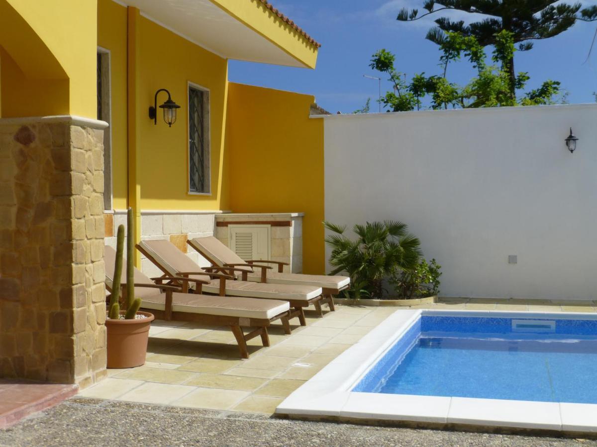 Villa Suzannah Lendinuso ภายนอก รูปภาพ