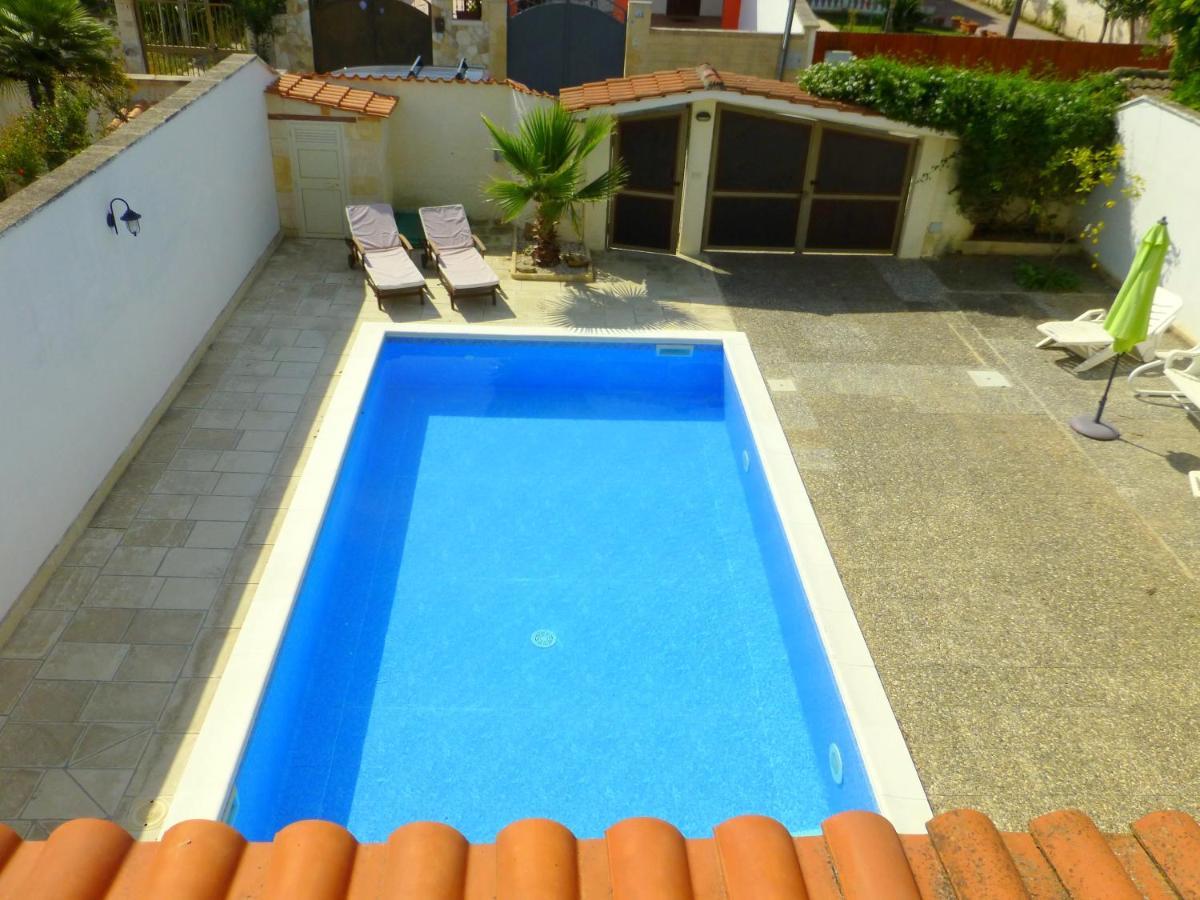 Villa Suzannah Lendinuso ภายนอก รูปภาพ